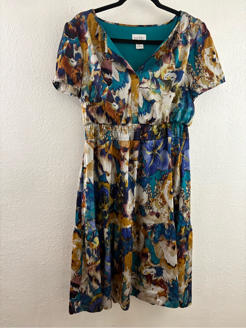 Nicole Miller watercolor floral short-sleeve dress V-neckline elastic waist M